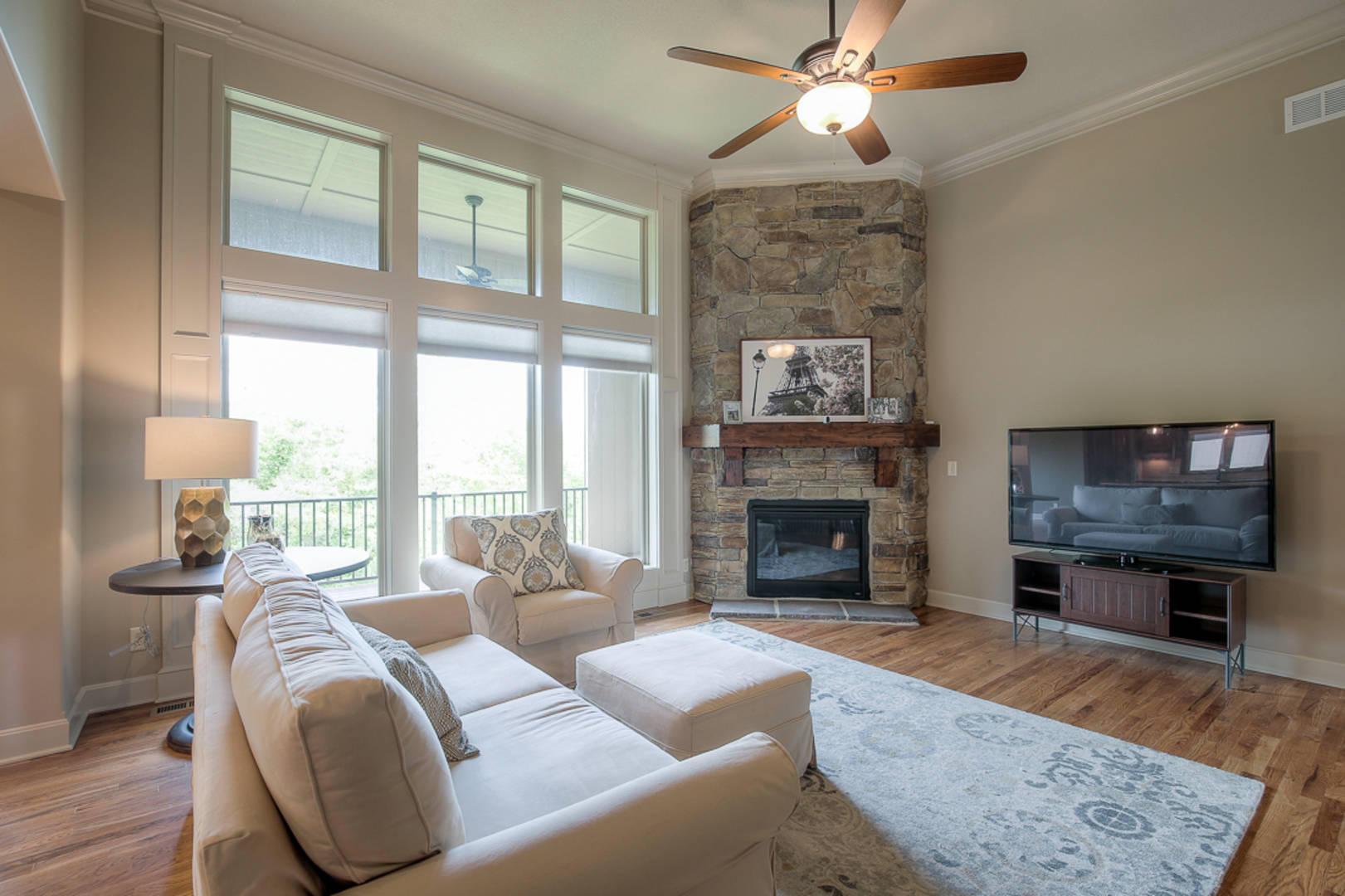 1836 NE Parks Summit Blvd Lees Summit, MO 64064