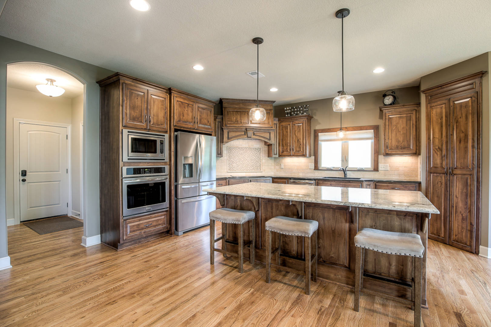 1836 NE Parks Summit Blvd Lees Summit, MO 64064