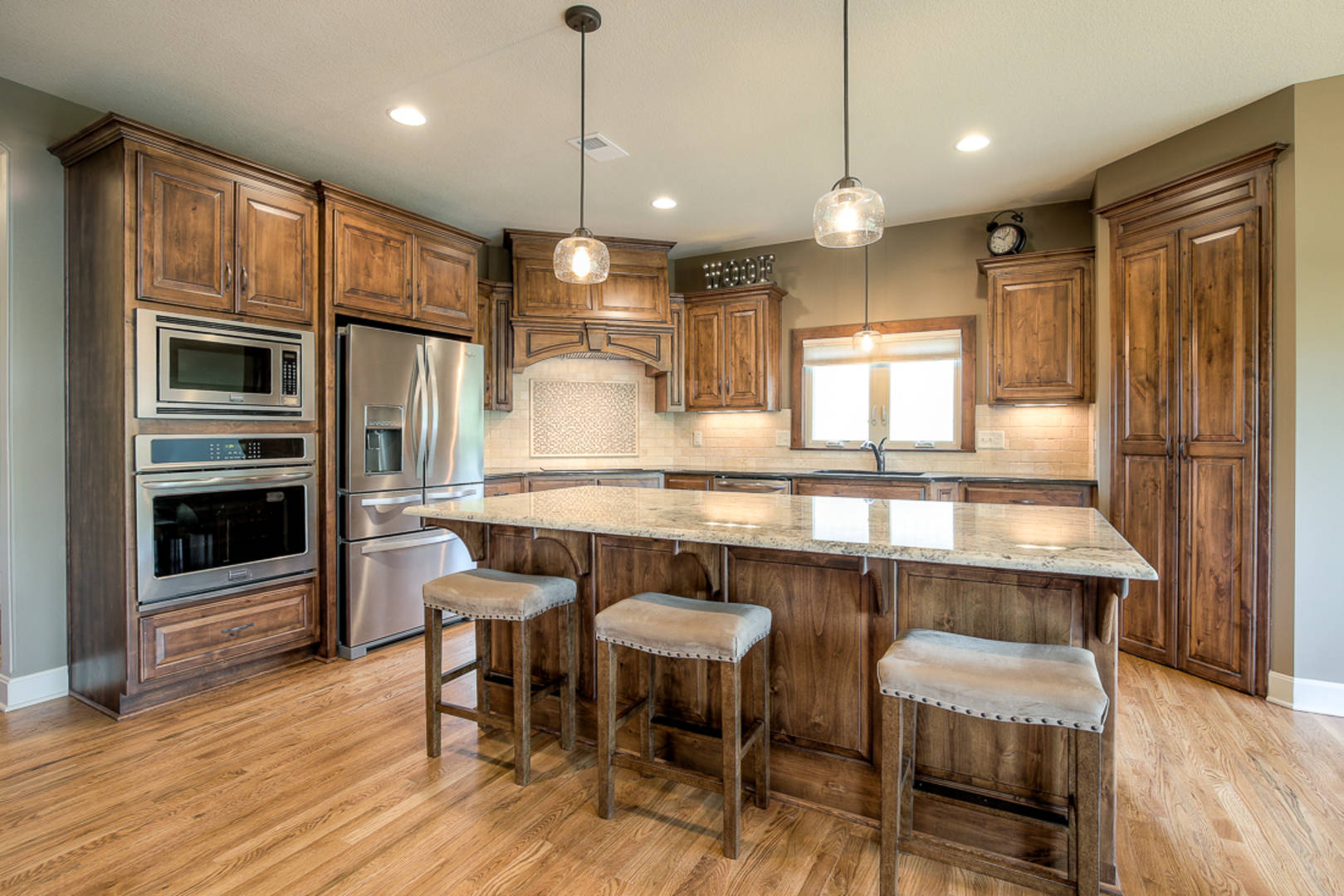 1836 NE Parks Summit Blvd Lees Summit, MO 64064
