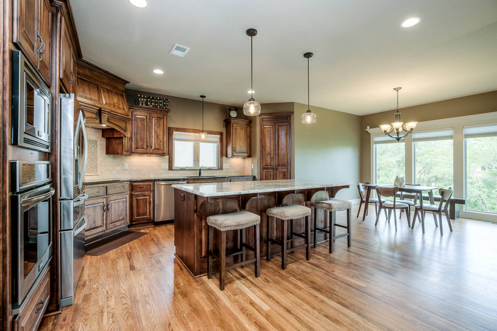 1836 NE Parks Summit Blvd Lees Summit, MO 64064