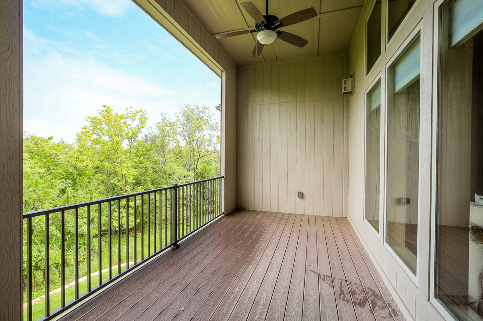 1836 NE Parks Summit Blvd Lees Summit, MO 64064