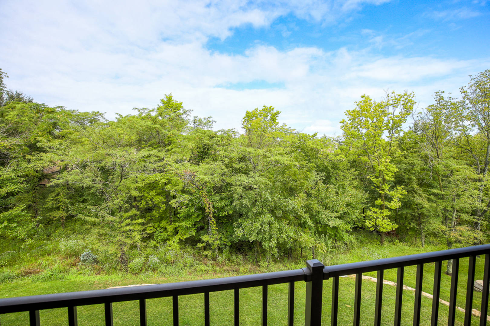 1836 NE Parks Summit Blvd Lees Summit, MO 64064