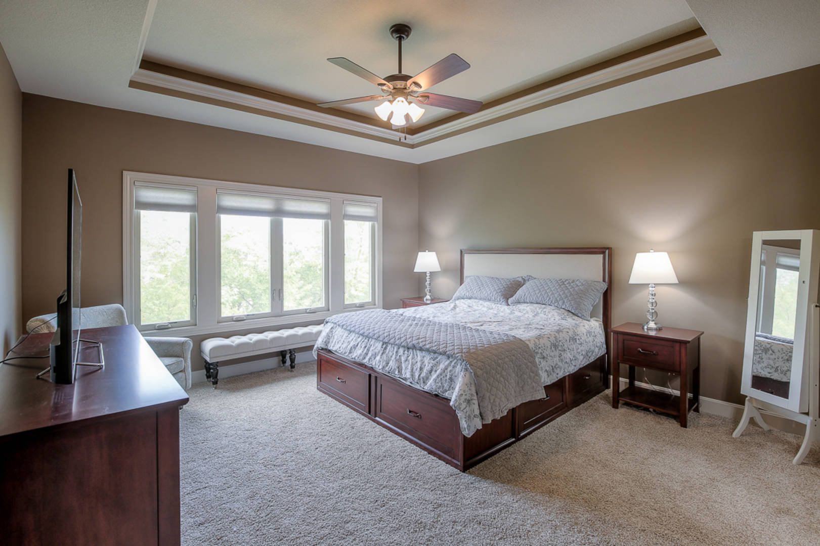 1836 NE Parks Summit Blvd Lees Summit, MO 64064