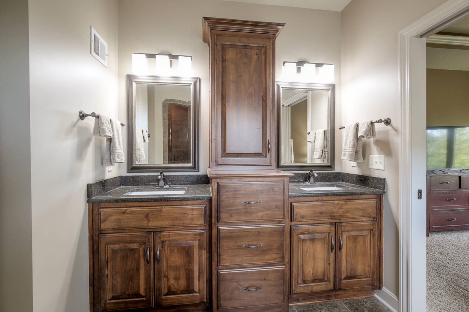 1836 NE Parks Summit Blvd Lees Summit, MO 64064
