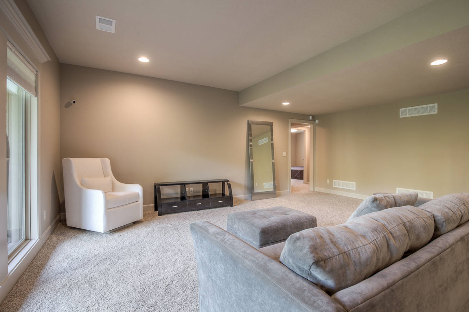 1836 NE Parks Summit Blvd Lees Summit, MO 64064