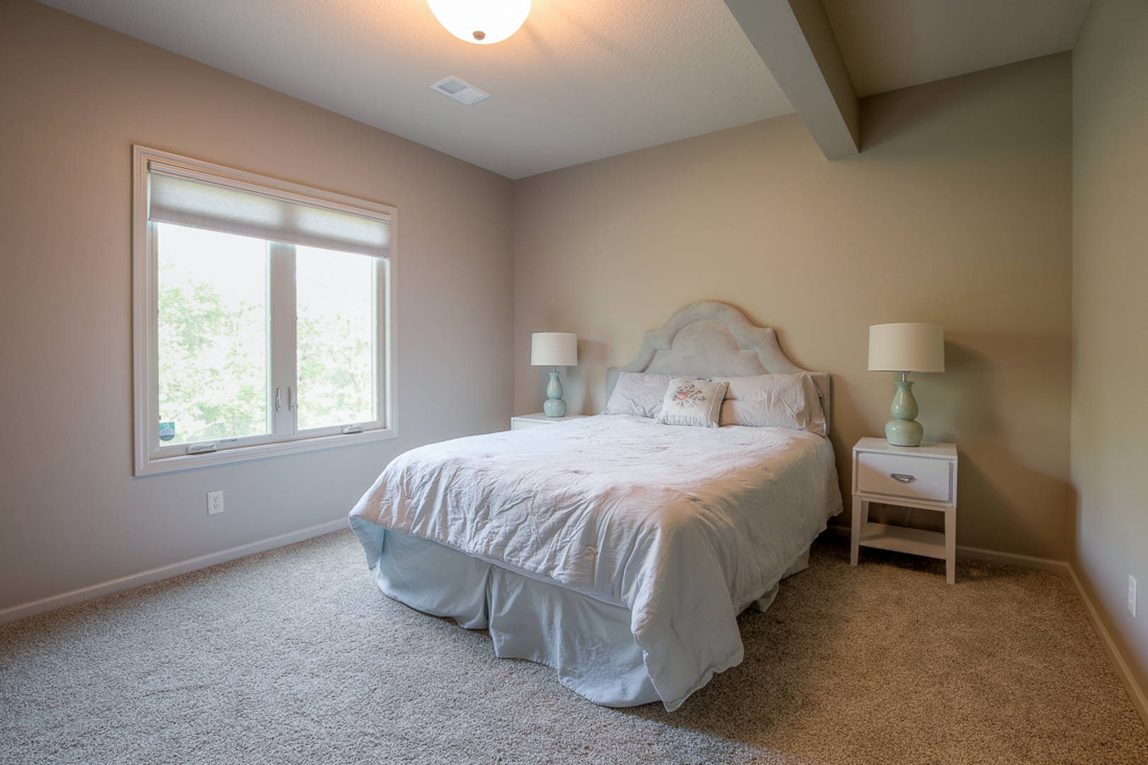 1836 NE Parks Summit Blvd Lees Summit, MO 64064