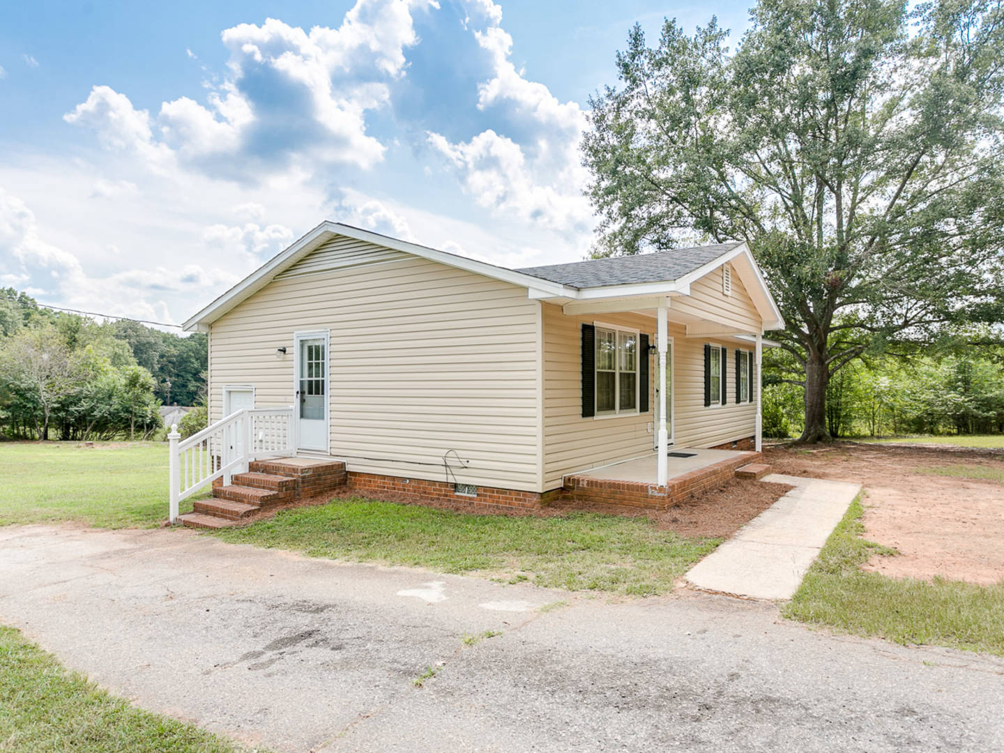 Brivity 221 Waters Road Inman, SC 29349 Virtual Tour