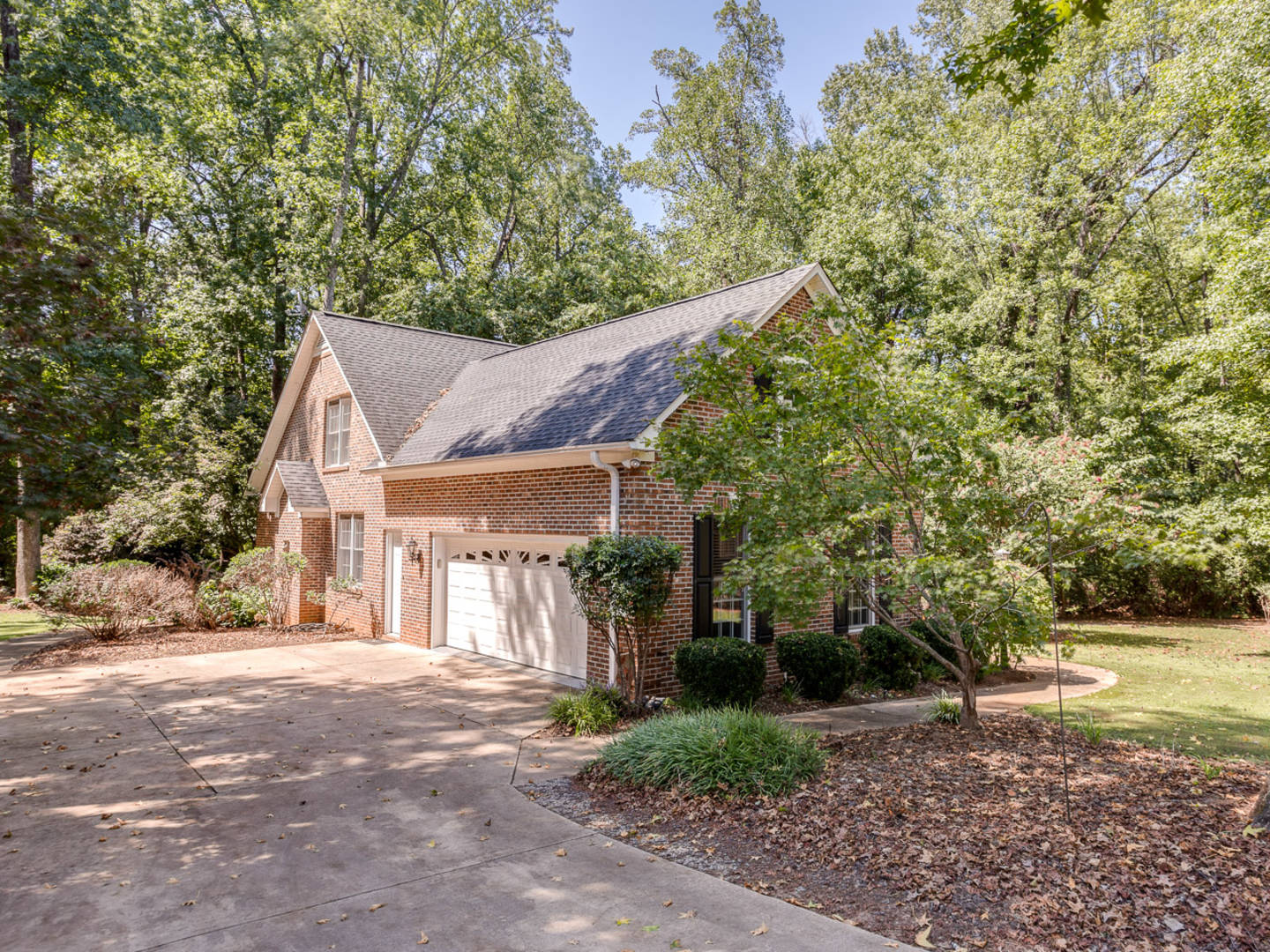 Brivity 206 Hunters Pointe Drive Spartanburg, SC 29303 Virtual Tour