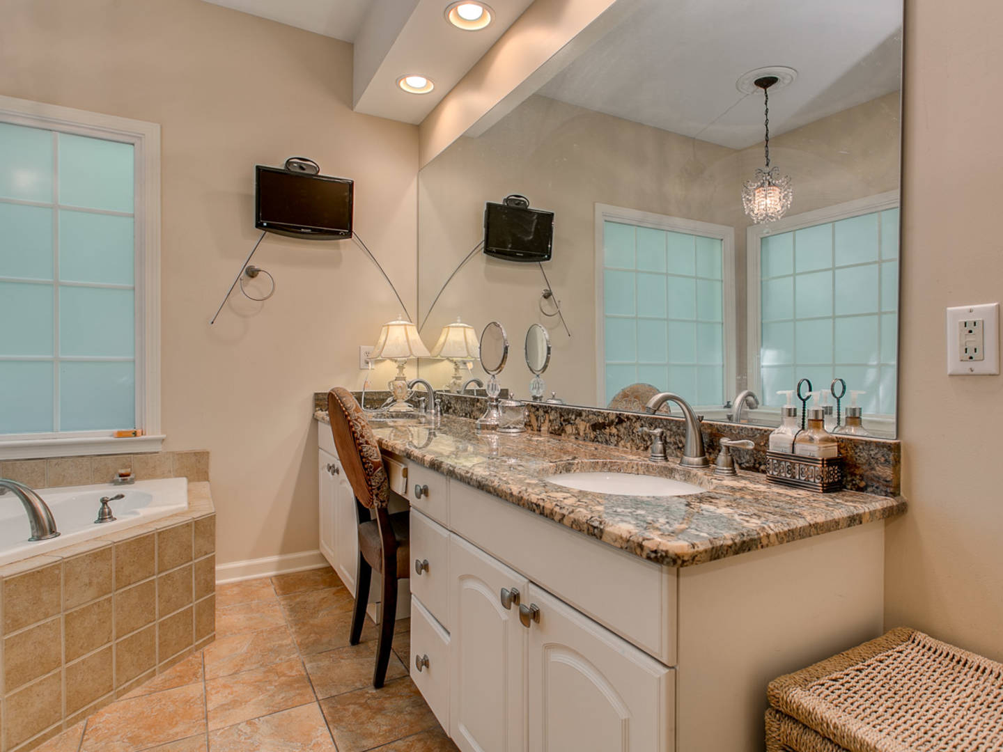 Brivity 206 Hunters Pointe Drive Spartanburg, SC 29303 Virtual Tour