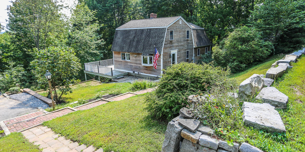 Brivity 29 Whitehall Rd South Hampton, NH 03827