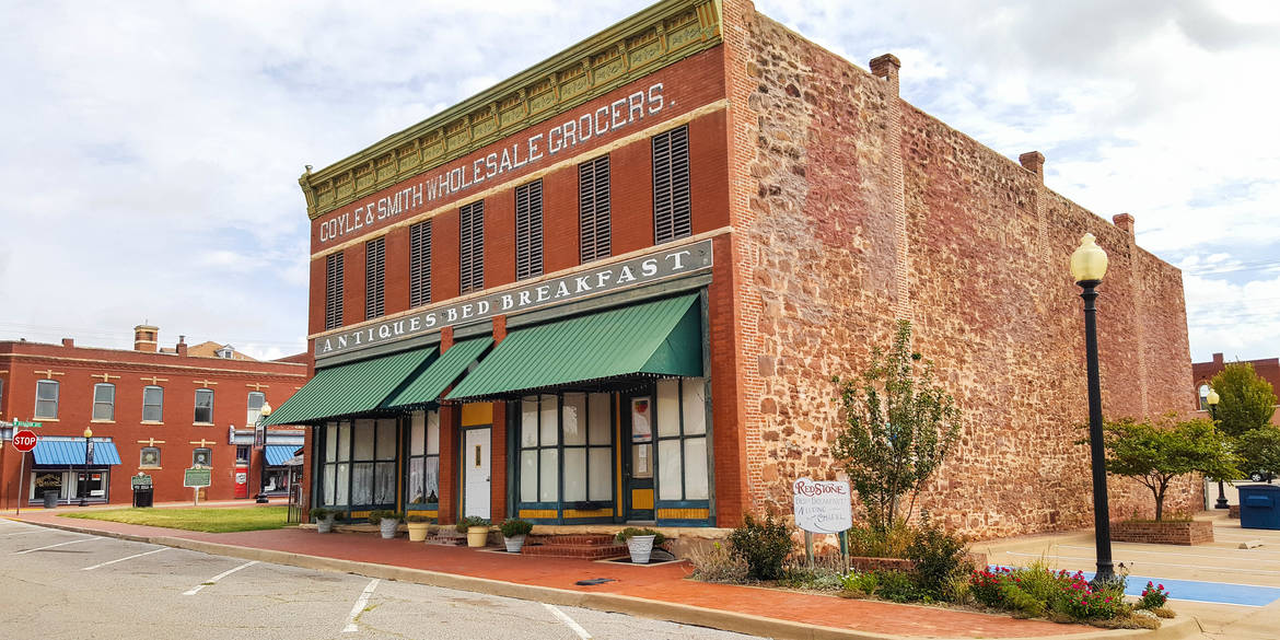 Brivity 206 S 2ND Guthrie, OK 73044