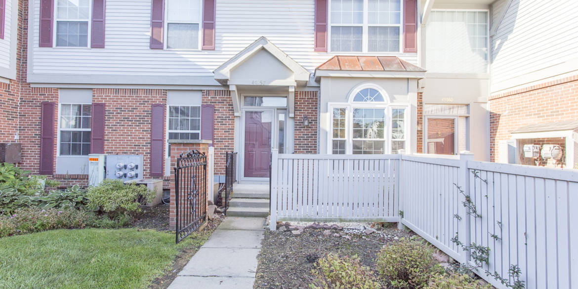 Brivity Pointe Crossing 49858 Plymouth, MI 48170