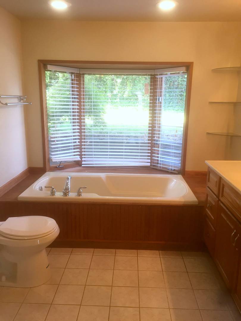 8243 S 123rd Place Seattle, WA 98178