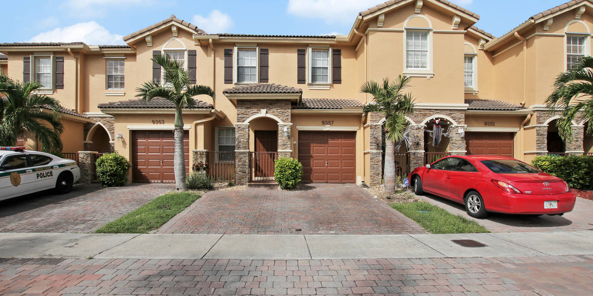 Brivity 9357 SW 221 ST Miami, FL 33190