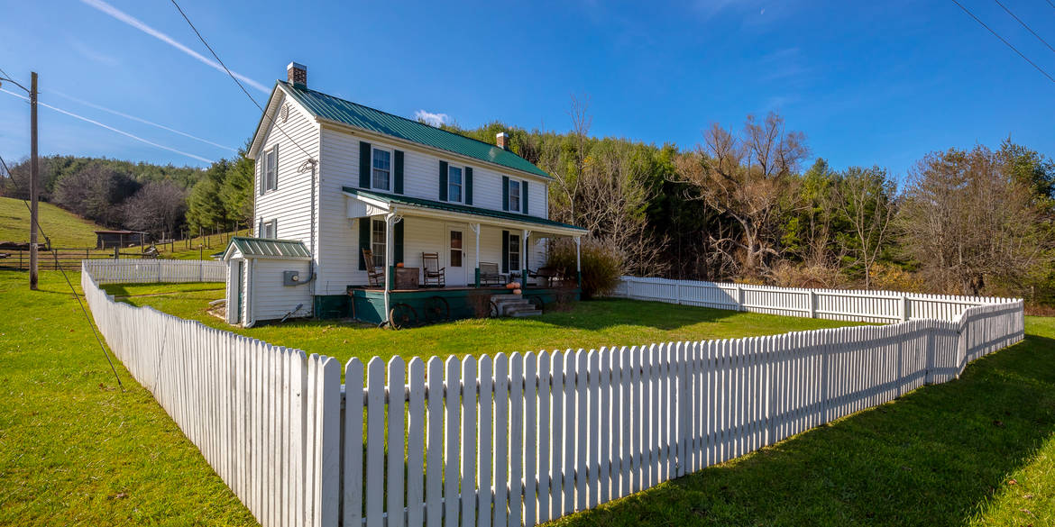 Brivity 1141 Suiter Rd Bland, VA 24315