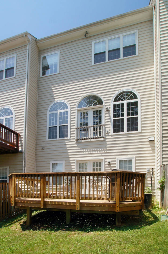 5747 GOVERNORS POND CIR Alexandria, VA 22310