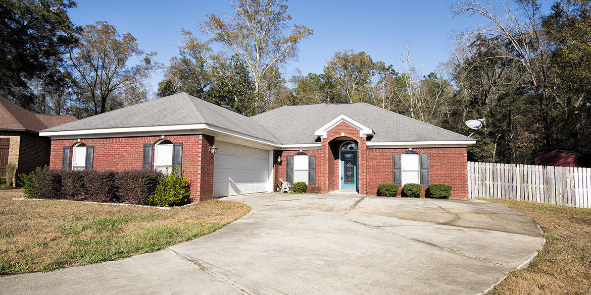 Brivity 5518 Stratford Lane Satsuma, AL 36572