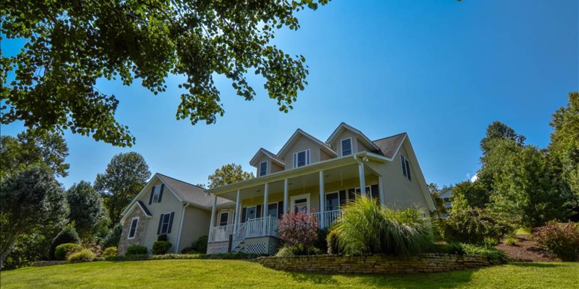 Brivity 122 Hillside Drive Warne, NC 28909