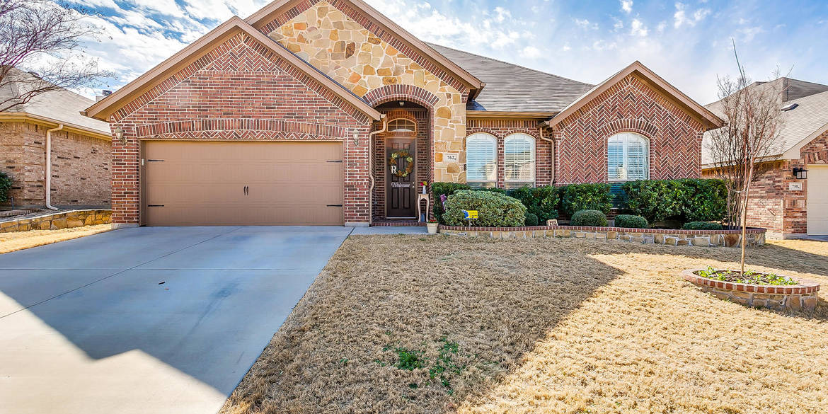 Brivity 762 Peach Lane Burleson, TX 76028