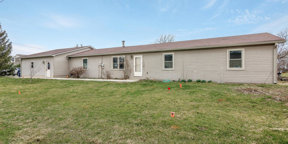 Brivity 105 N. Martz Ave. Arcadia, IN 46030