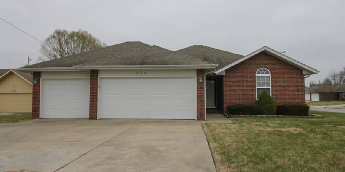 Brivity 230 North Foster Springfield, MO 65802