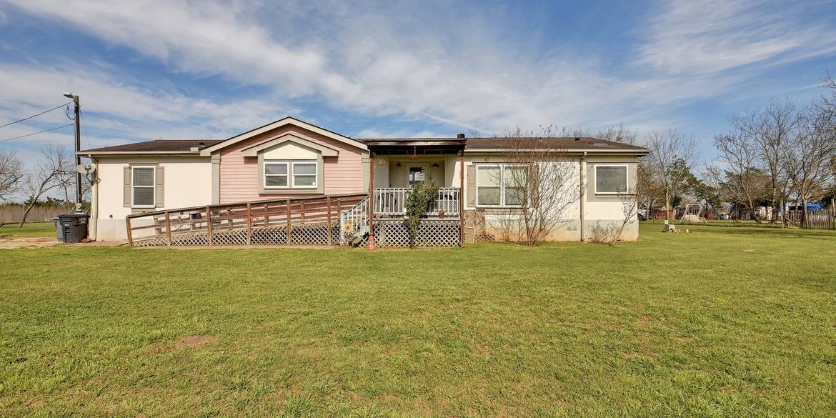 Brivity 433 High View Ranch Dr Cedar Creek, TX 78612