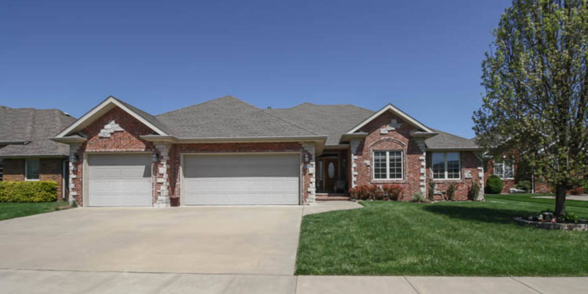 Brivity 3193 West Knob Hill Springfield, MO 65810