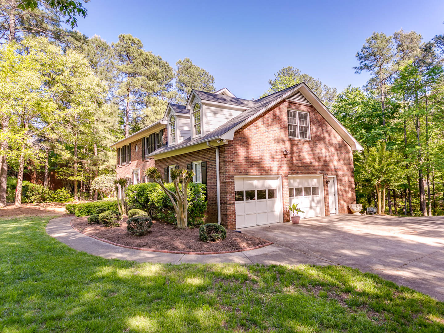 414 E. Woodbury Lane Spartanburg, SC 29301