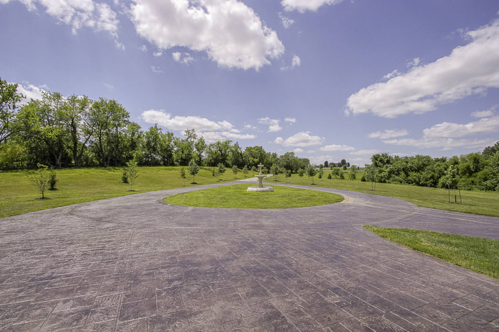 Brivity 9823 S Corn Road Lone Jack, MO 64070 Virtual Tour