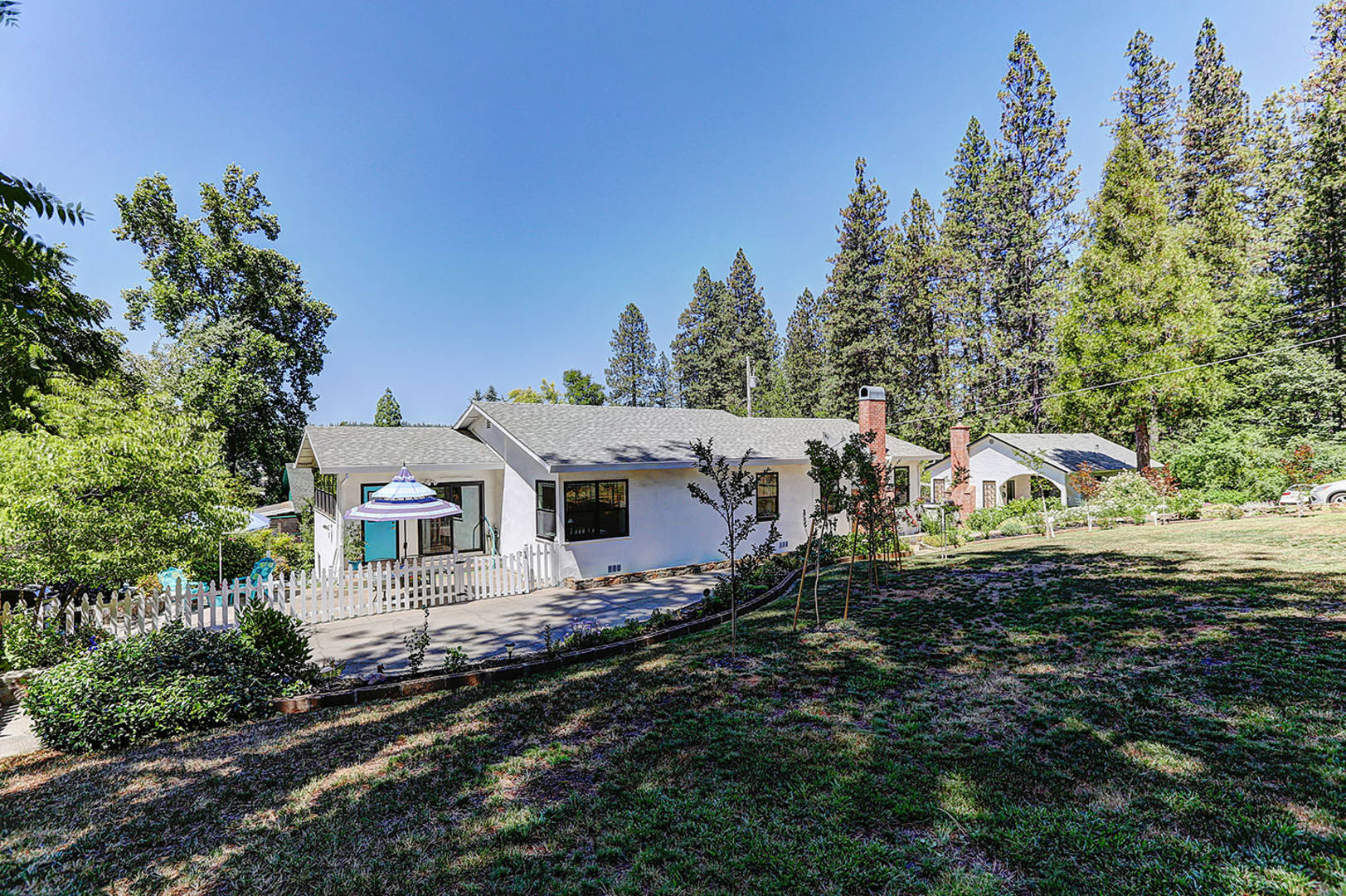 Brivity 181 Lucas Lane Grass Valley, CA 95945 Virtual Tour