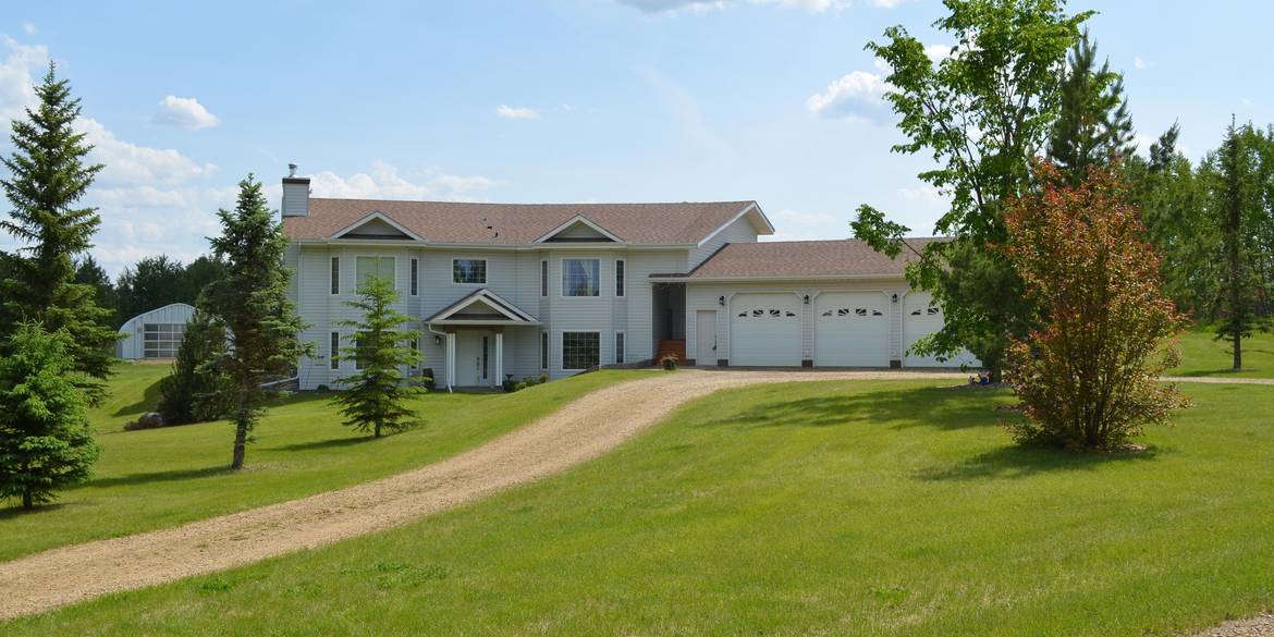 Brivity 254 Beaver Creek Cres S Tofield, AB T0B4J2