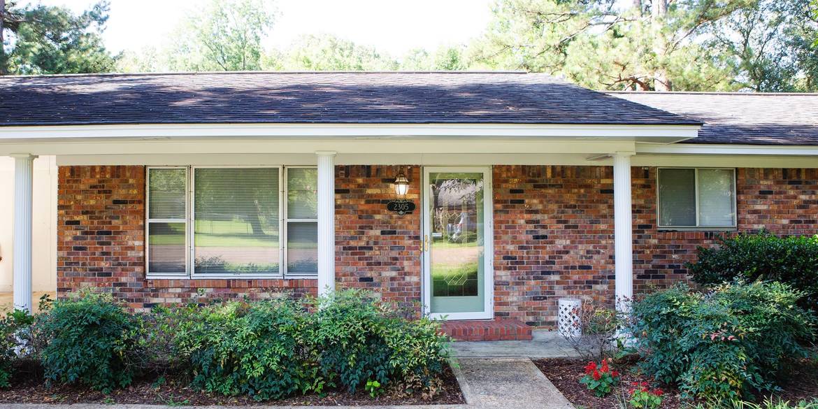 Brivity 2305 Maple Dr Starkville, MS 39759