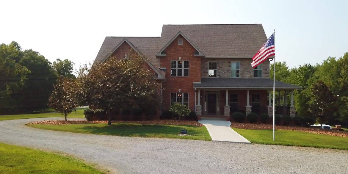 Brivity 5449 Old Hwy 13 Cumberland City, TN 37050