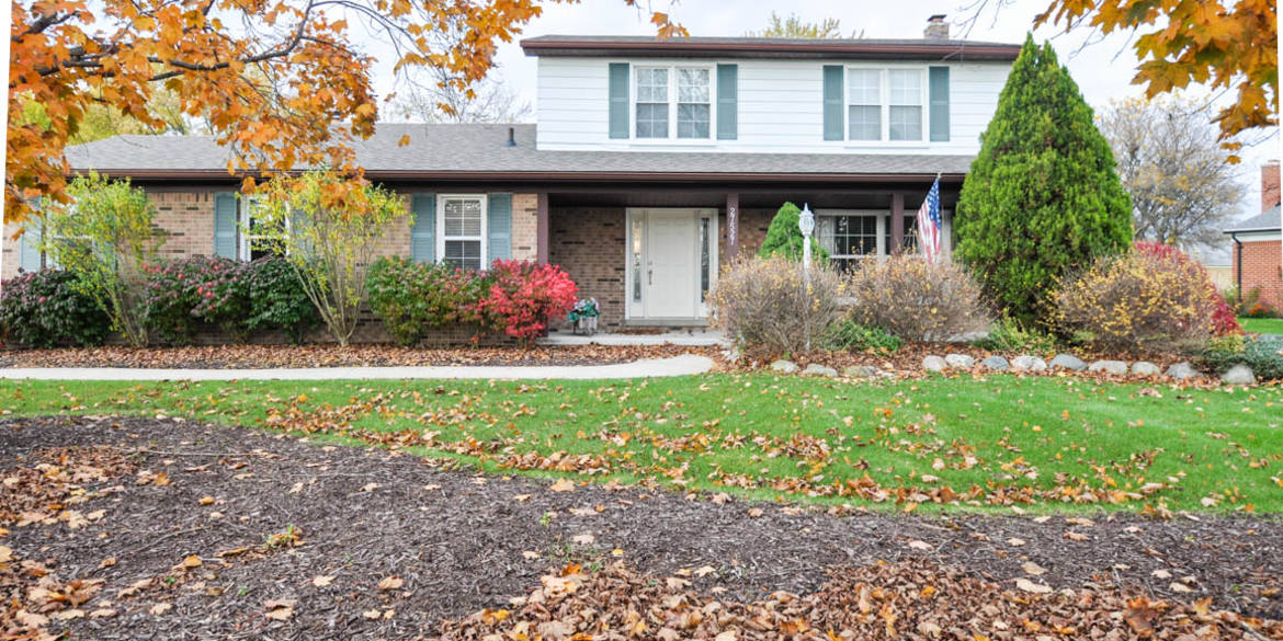 Brivity Westcott Crescent Circle 27527 Farmington, MI 48334