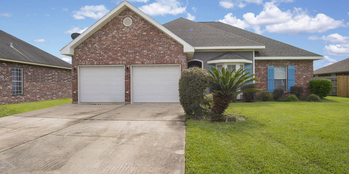 Brivity 415 N Magnolia Ave. Gramercy, LA 70052