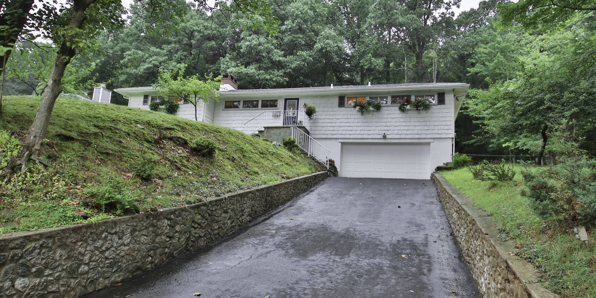 Brivity 392 FAIRVIEW AVE Cedar Grove, NJ 07009