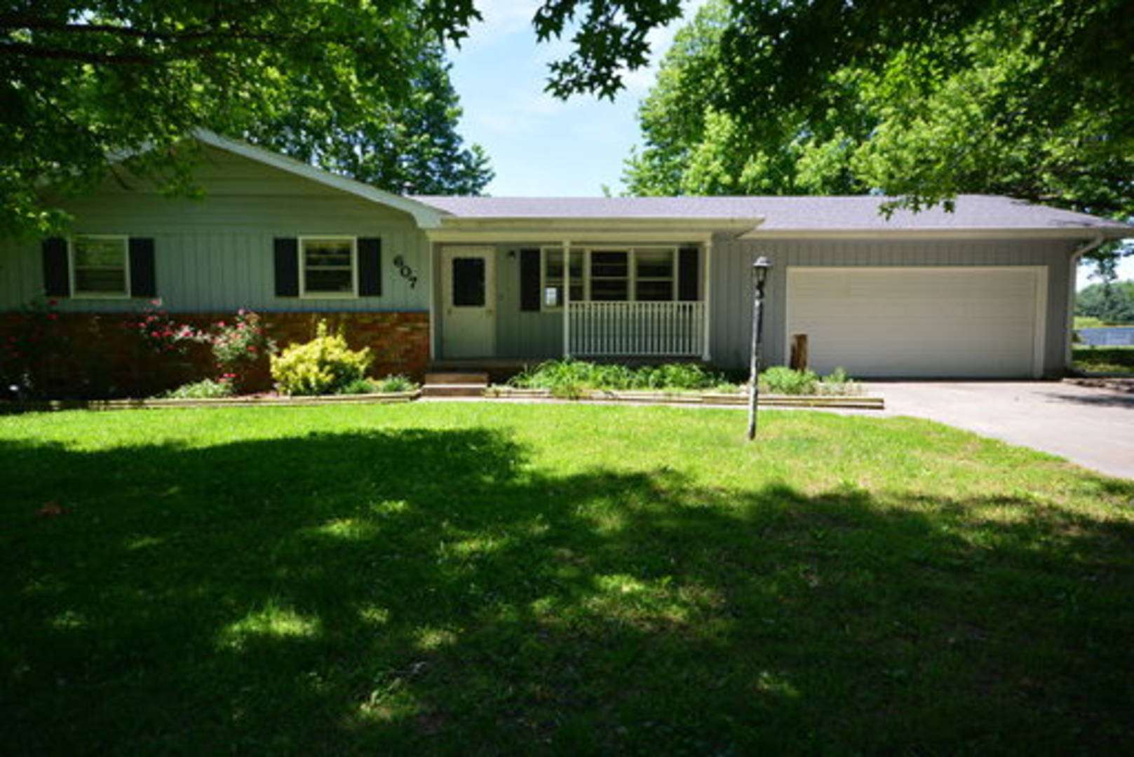 Brivity 305 Aspen Drive Nixa, MO 65714 Virtual Tour