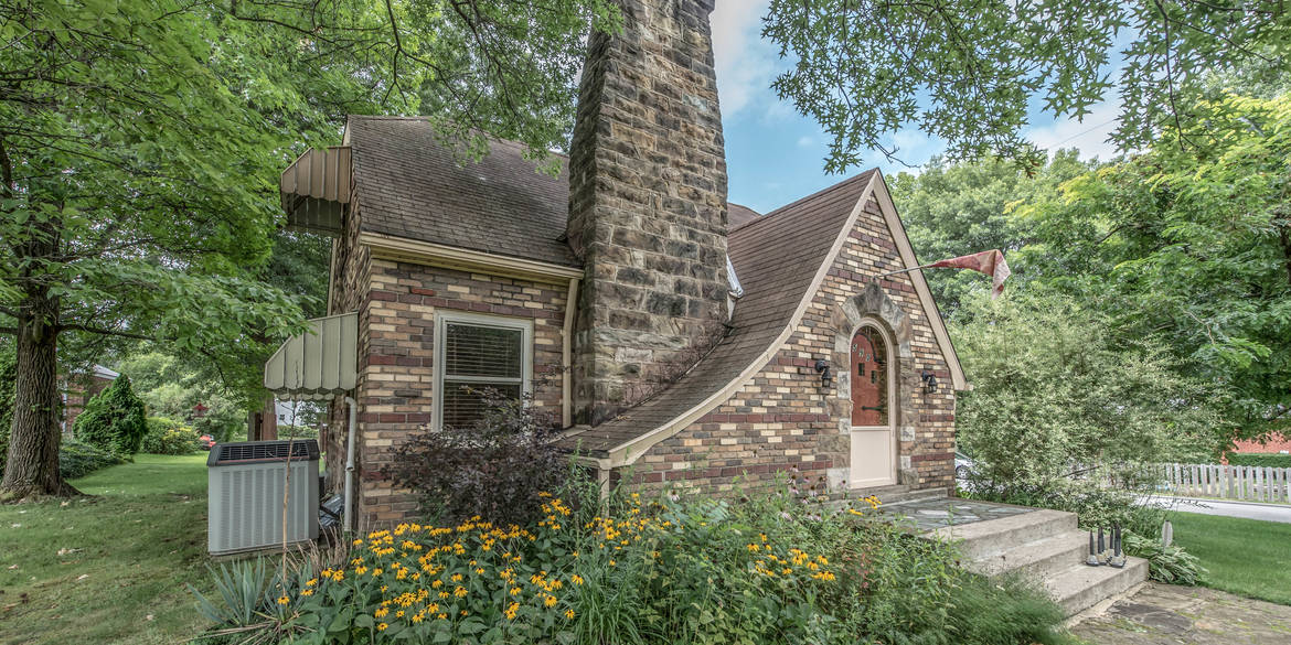 Brivity 590 Clay pike Irwin, PA 15642