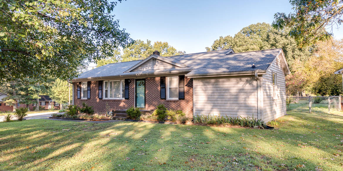 Brivity 10 Pembroke Lane Taylors, SC 29687