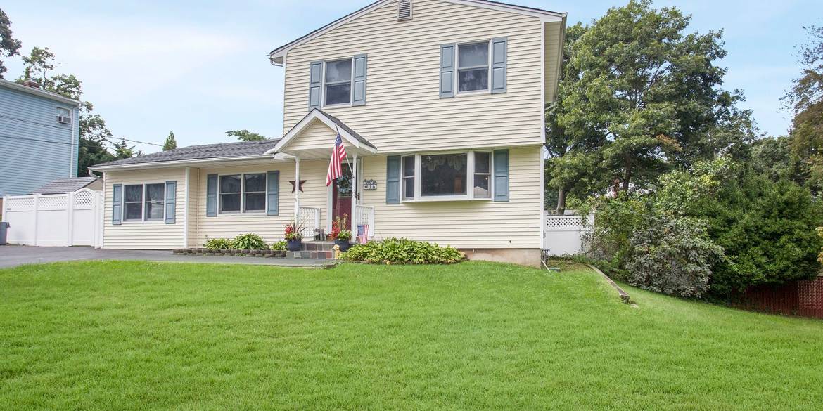 Brivity 36 Janice Lane Selden, NY 11784