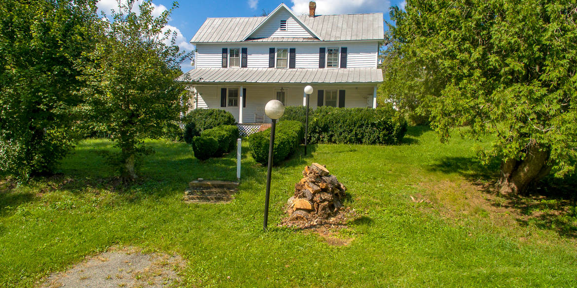 Brivity 302 Rotenizer Drive Austinville, VA 24312