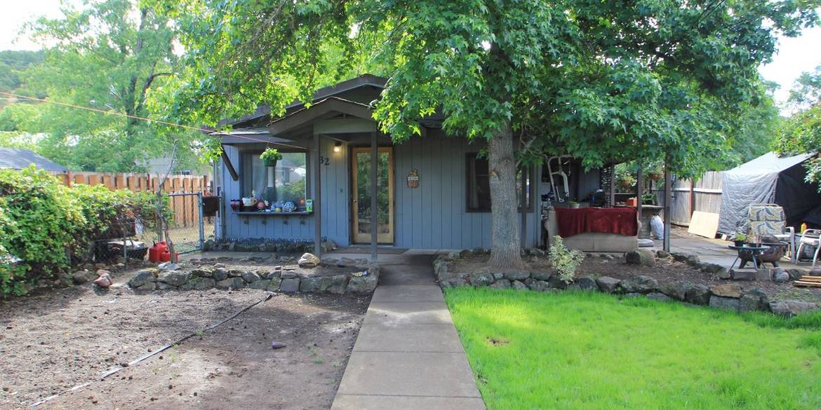 Brivity 132 N Shasta Ave Eagle Point, OR 97524