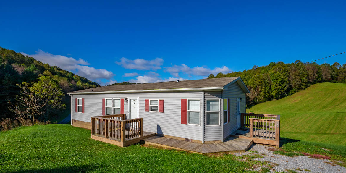 Brivity 138 Kegley Lane Rural Retreat, VA 24368