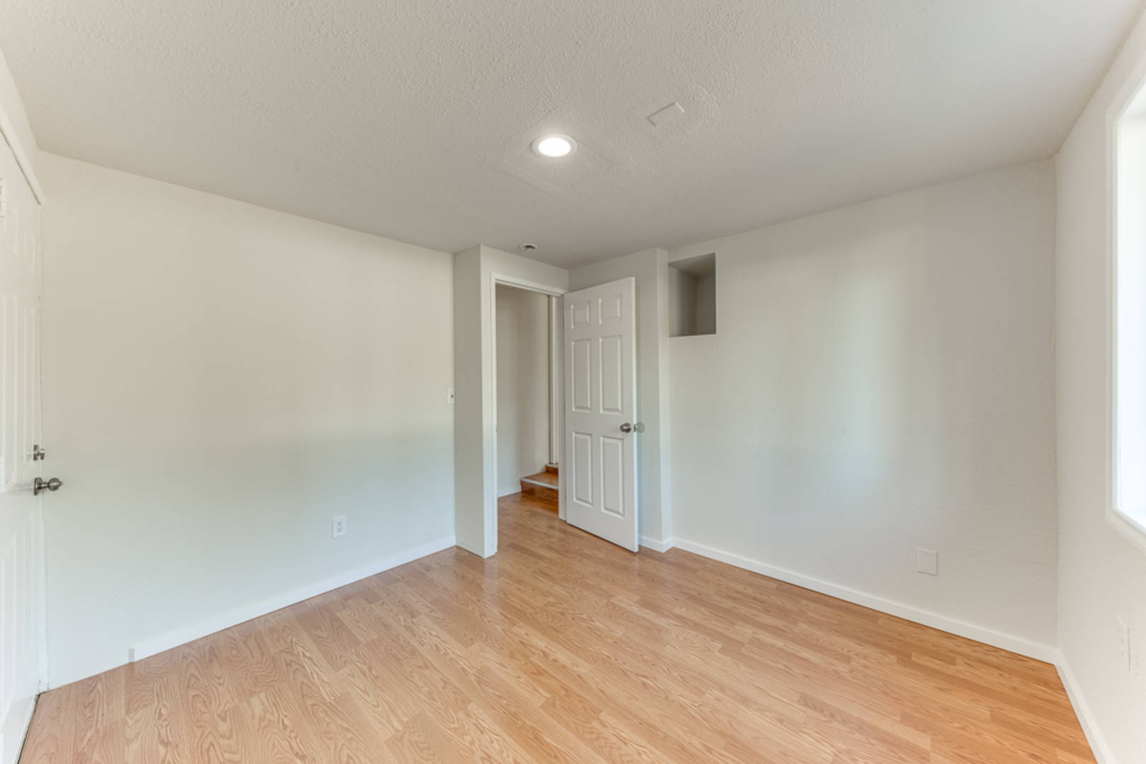    5906 178th St SW Lynnwood, WA 98037