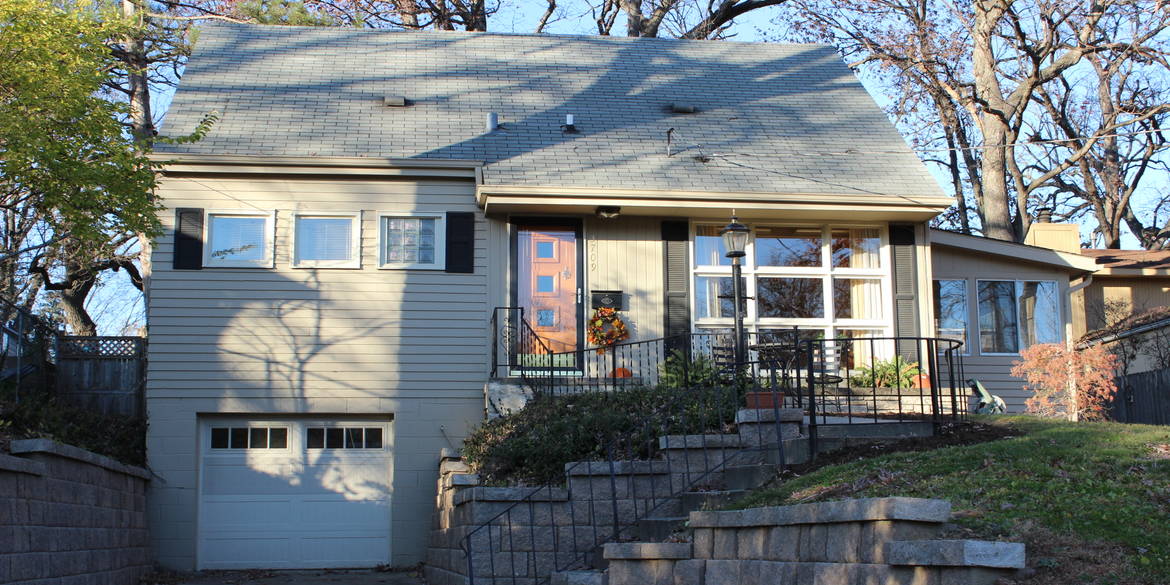 Brivity 3709 Urbandale Ave. Des Moines, IA 50310