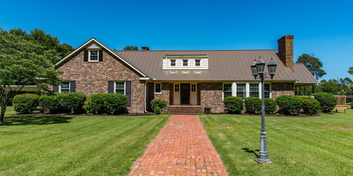 Brivity 108 N Herring Street Rose Hill, NC 28458