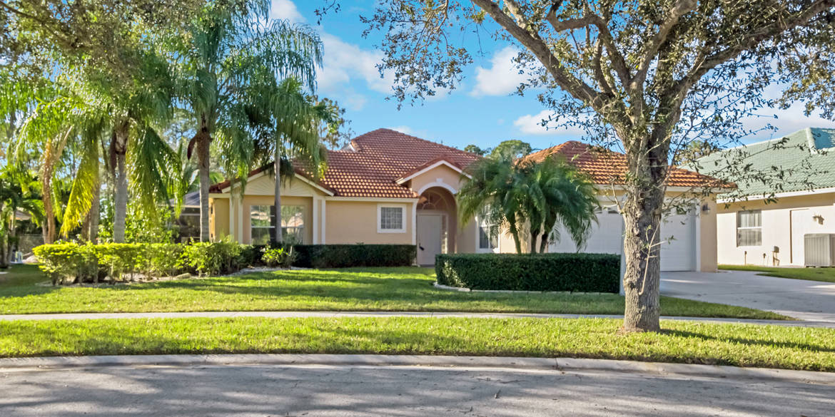 Brivity 290 Acacia Ct Royal Palm Beach, FL 33411