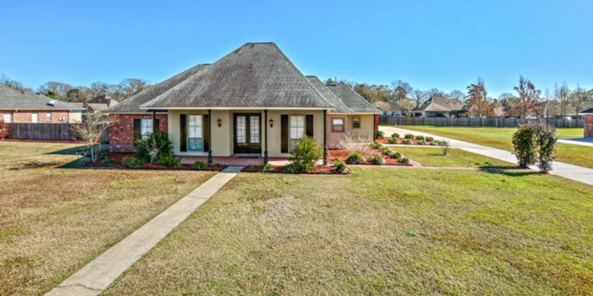 Brivity 16220 Jay Rd. Prairieville, LA 70769