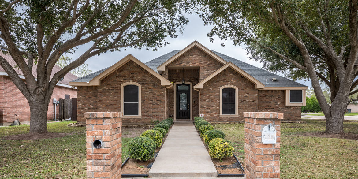 Brivity 1105 N. Yale Drive Edinburg, TX 78541