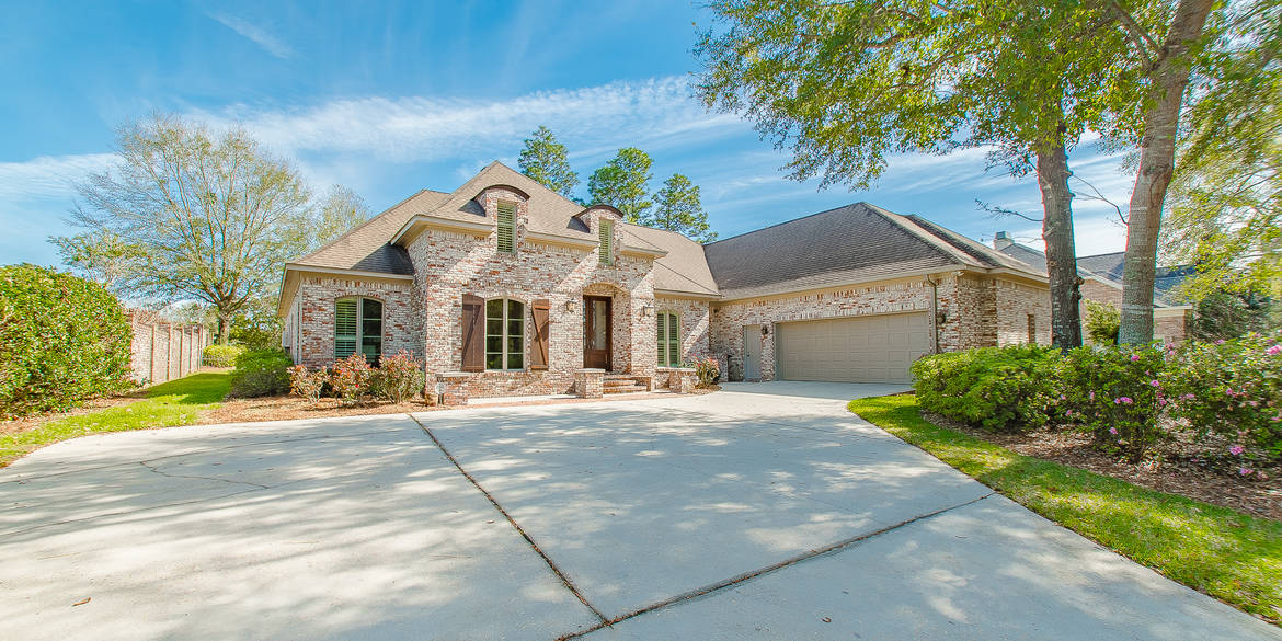 Brivity 134 Clubhouse Drive Fairhope, AL 36580